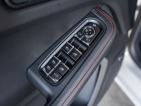 New 2026 Porsche Macan GTS image 31