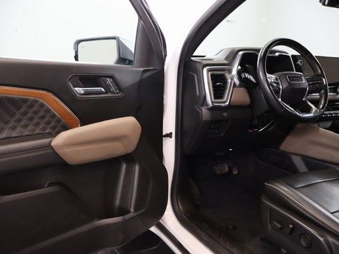 Used 2023 GMC Canyon Denali image 10
