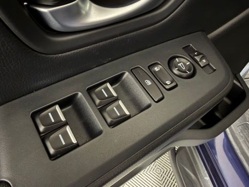 Used 2025 Honda Pilot Sport image 10