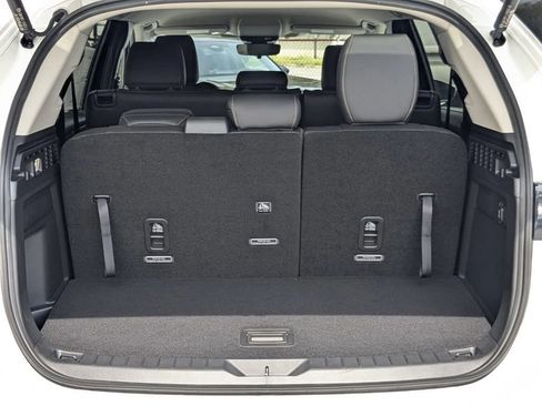 Used 2025 MAZDA CX-90 3.3 Turbo w/ Select Package image 14