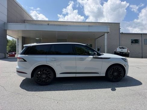 Used 2025 Lincoln Aviator Reserve w/ Equipment Group 201A AWD/4WD image 6