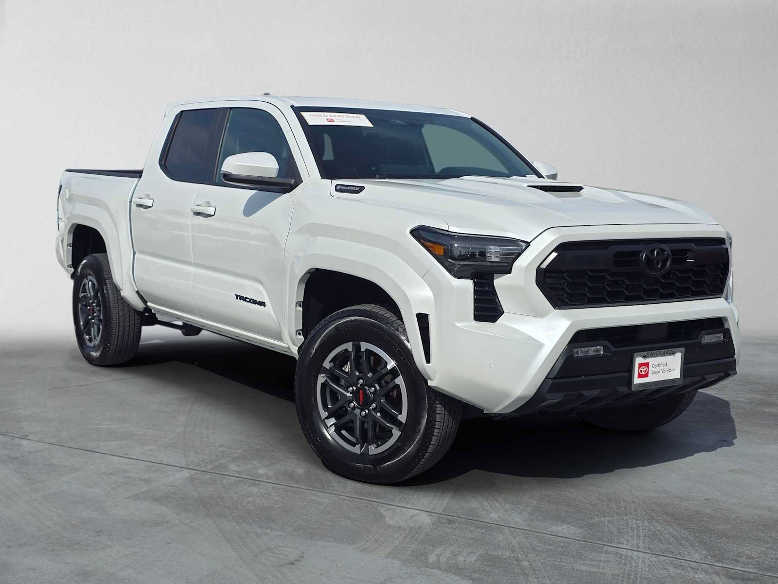 Certified 2025 Toyota Tacoma TRD Sport w/ TRD Sport Upgrade Package AWD/4WD image 2