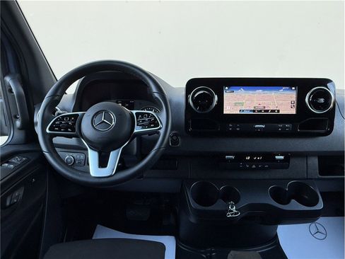 Used 2024 Mercedes-Benz Sprinter 3500 image 31