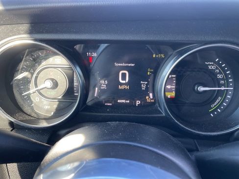 Used 2022 Jeep Wrangler Unlimited Sahara w/ Cold Weather Group image 26