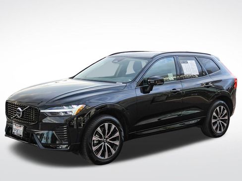 Used 2025 Volvo XC60 B5 Plus image 3