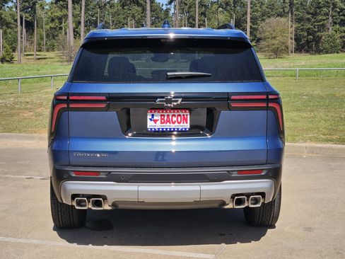 New 2026 Chevrolet Traverse LT w/ Sun and Wheel Package FWD image 5