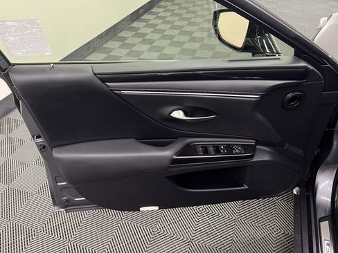 Used 2019 Lexus ES 350 w/ Accessory Package 2 FWD image 9