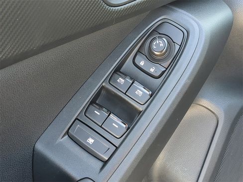 Certified 2025 Subaru Crosstrek 2.0i Premium image 18
