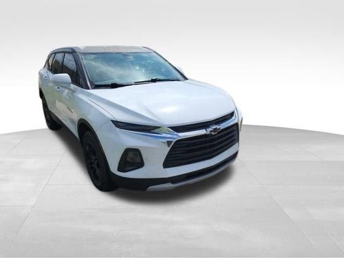 Used 2019 Chevrolet Blazer LT FWD image 2