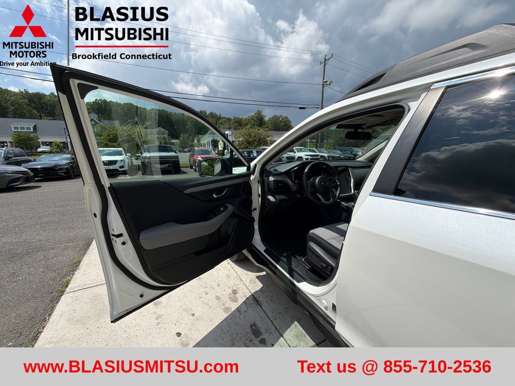 Used 2024 Subaru Outback Premium AWD/4WD image 14