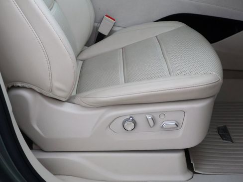 Used 2023 Cadillac Escalade Premium Luxury Platinum w/ LPO, Radiant Package AWD/4WD image 20