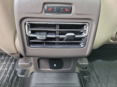 Used 2022 Lincoln Corsair Reserve w/ Equipment Group 201A FWD image 17