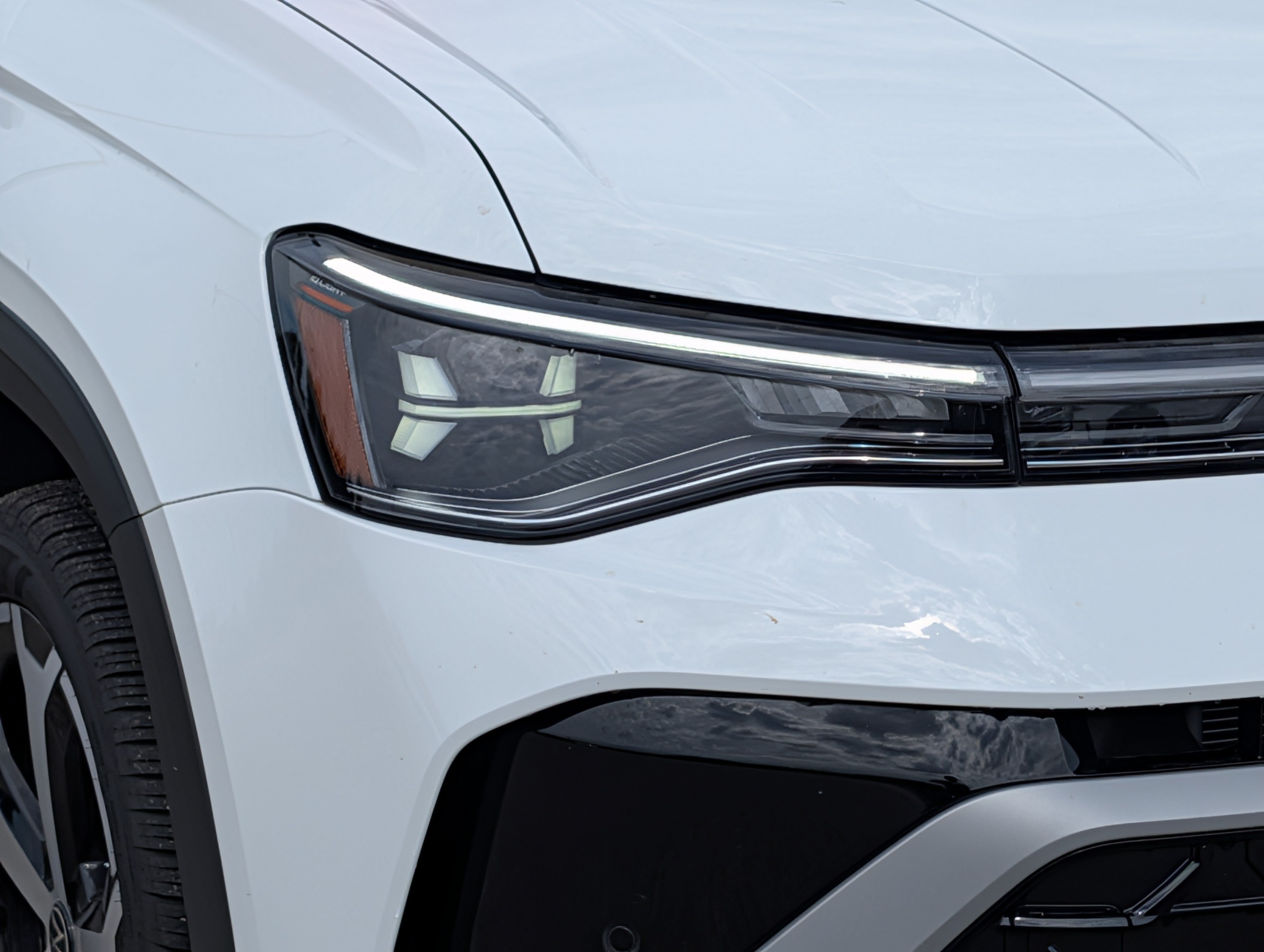 Certified 2025 Volkswagen Taos SEL AWD/4WD image 9