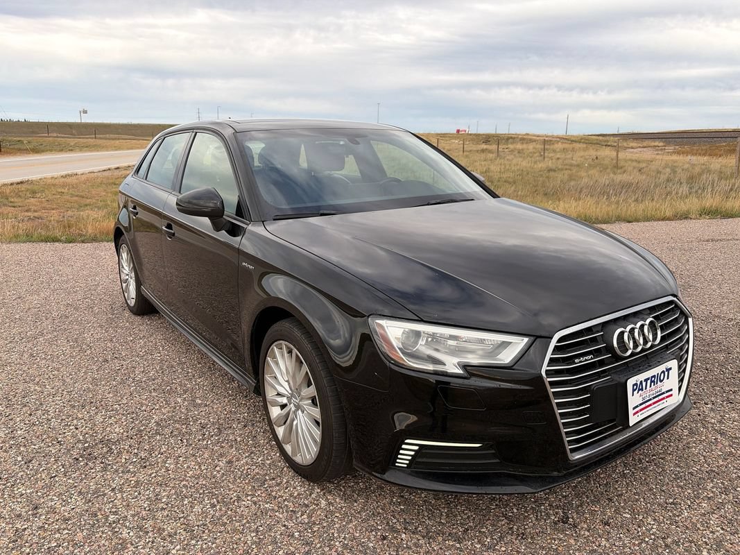 Used 2017 Audi A3 e-tron Premium FWD image 7