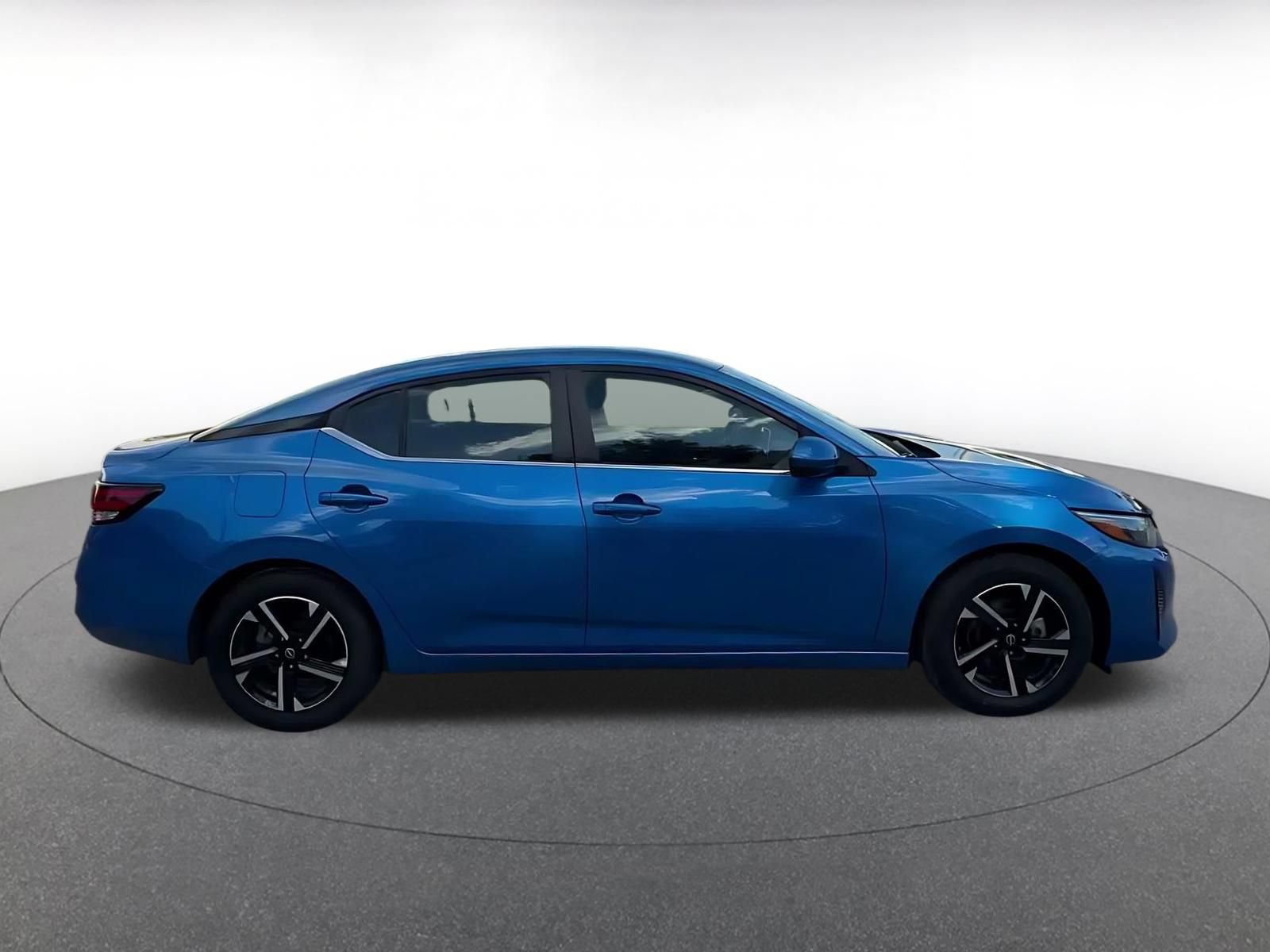 Used 2025 Nissan Sentra SV FWD image 15