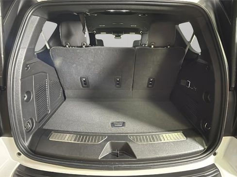 Used 2025 GMC Yukon Denali image 46