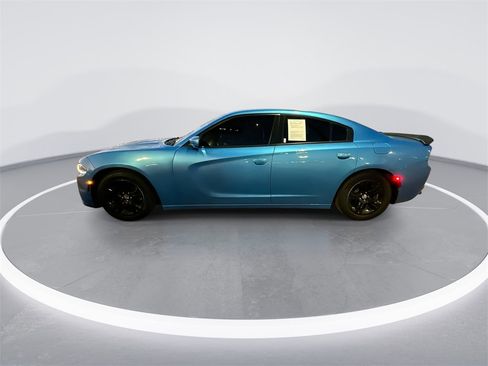 Used 2018 Dodge Charger SXT image 5