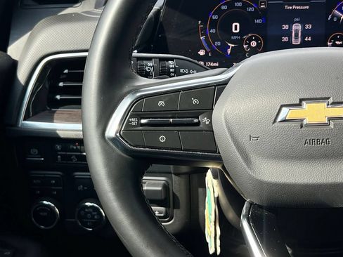 Used 2025 Chevrolet Suburban Premier w/ Sun And Tow Package AWD/4WD image 13