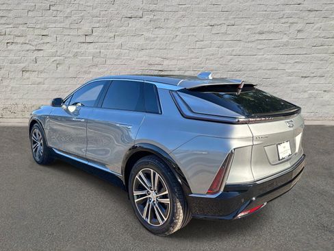 Used 2024 Cadillac Lyriq Luxury RWD image 3