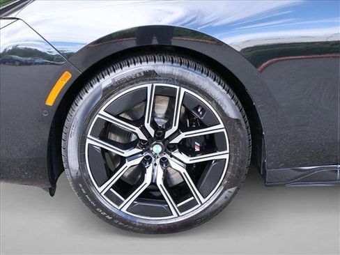 Certified 2025 BMW 740i xDrive AWD/4WD image 29