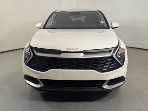 Used 2023 Kia Sportage LX FWD image 2