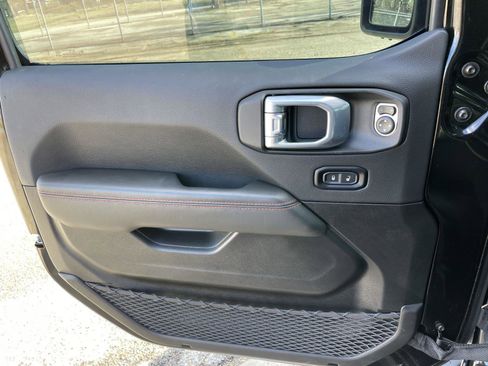 Used 2024 Jeep Gladiator Rubicon image 32