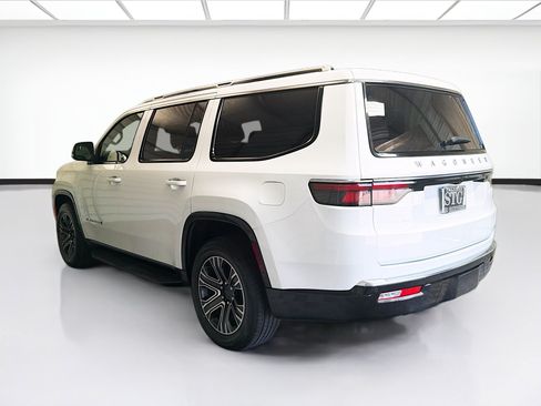 Used 2024 Jeep Wagoneer Series II w/ Flexible Seating Group RWD image 6