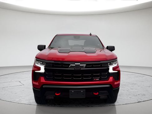 Used 2025 Chevrolet Silverado 1500 LT Trail Boss w/ Convenience Package II AWD/4WD image 2