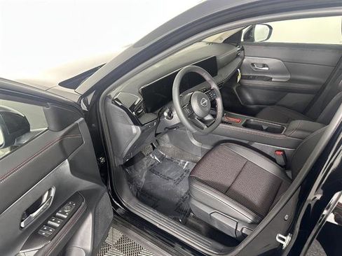 New 2025 Nissan Kicks SR AWD/4WD image 14