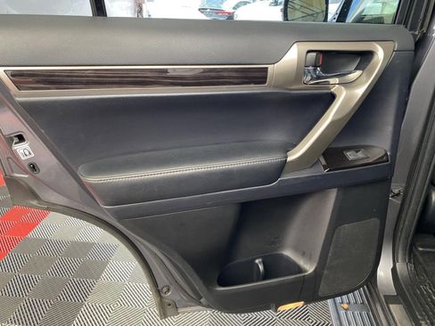 Used 2018 Lexus GX 460 Premium w/ Navigation Package image 16