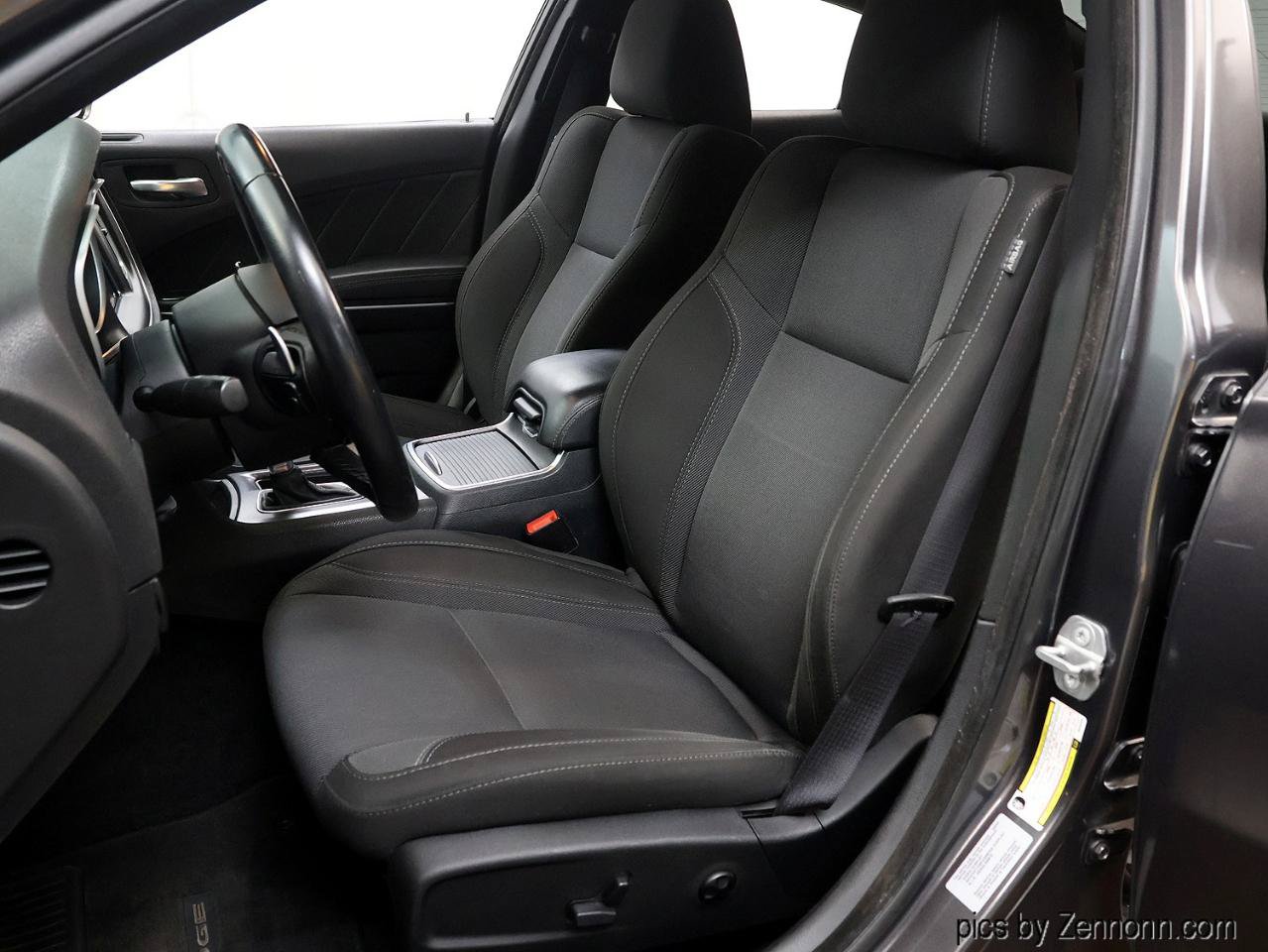 Used 2016 Dodge Charger SXT w/ Rallye Group RWD image 11