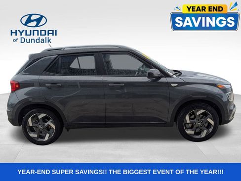 Used 2025 Hyundai Venue Limited image 5