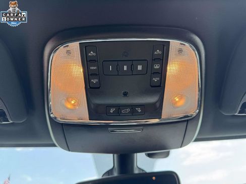 Used 2020 Jeep Grand Cherokee Overland AWD/4WD image 31