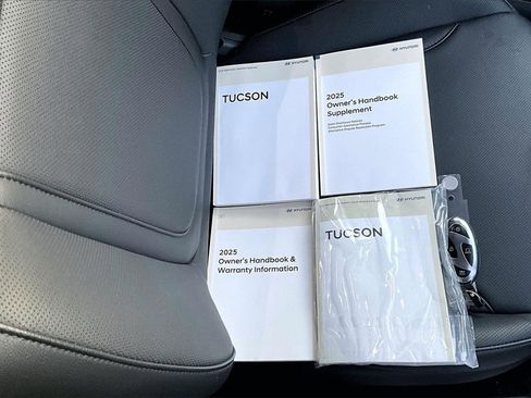Certified 2025 Hyundai Tucson SEL image 9