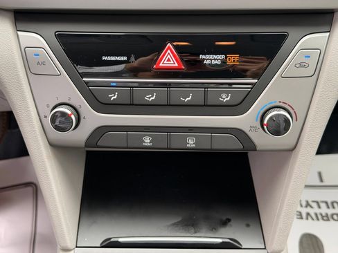 Used 2018 Hyundai Elantra SEL FWD image 22