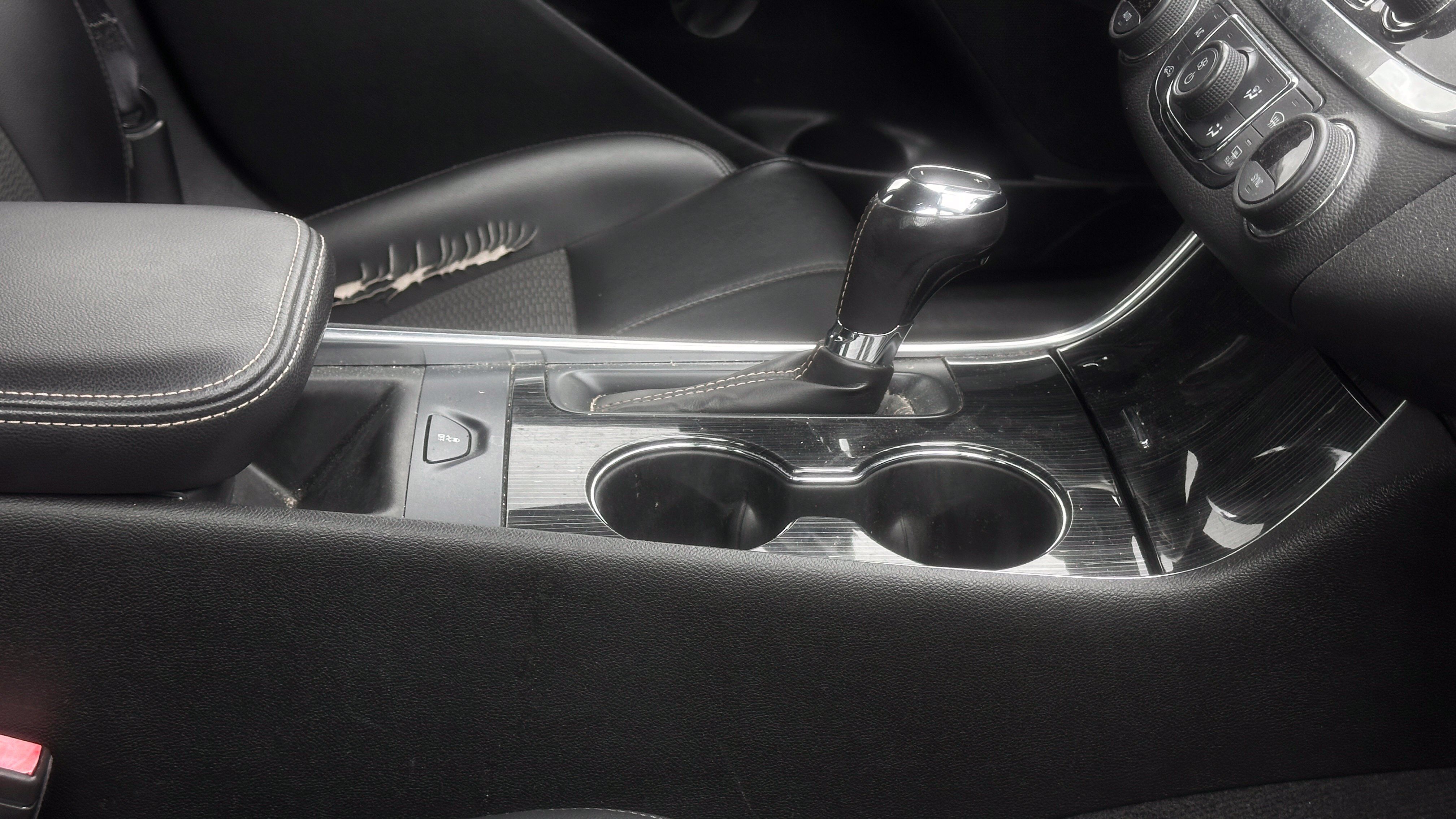 Used 2017 Chevrolet Impala LT FWD image 9