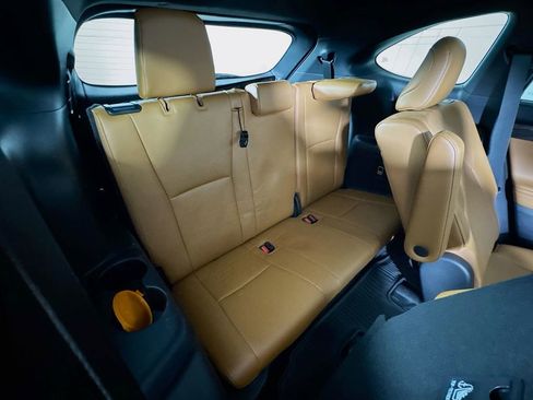 Used 2023 Toyota Highlander Platinum image 28