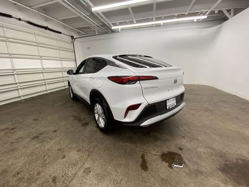 Used 2024 Buick Envista Preferred image 4