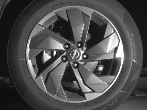 Used 2025 Nissan Rogue SV FWD image 12