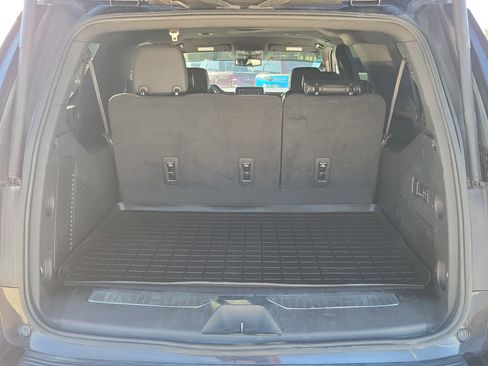 Used 2022 Chevrolet Suburban Premier image 12