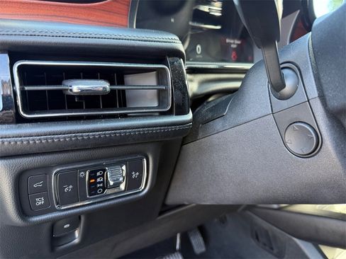 Used 2022 Lincoln Nautilus Reserve image 19