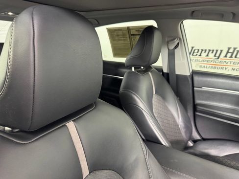 Used 2023 Toyota Camry XSE FWD image 33