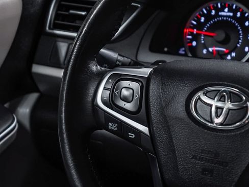 Used 2017 Toyota Camry SE FWD image 16