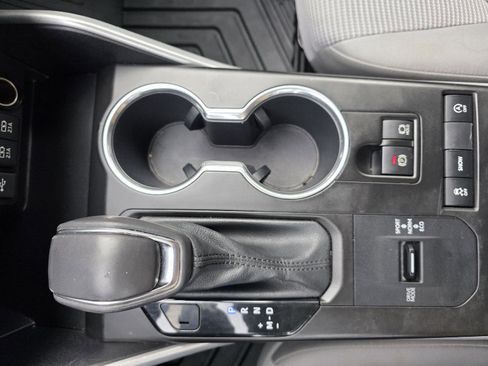 Used 2021 Toyota Highlander LE image 34