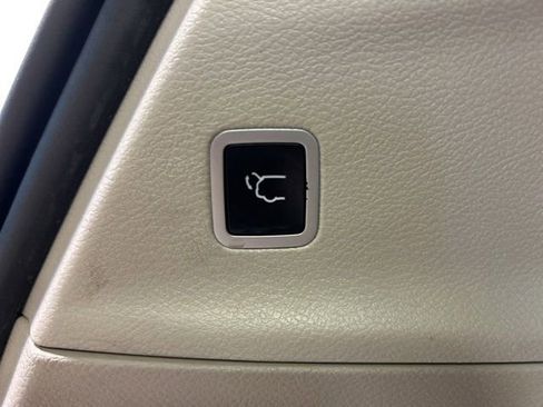 Used 2020 Chrysler Pacifica Touring-L Plus w/ Advanced Safetytec Group FWD image 23
