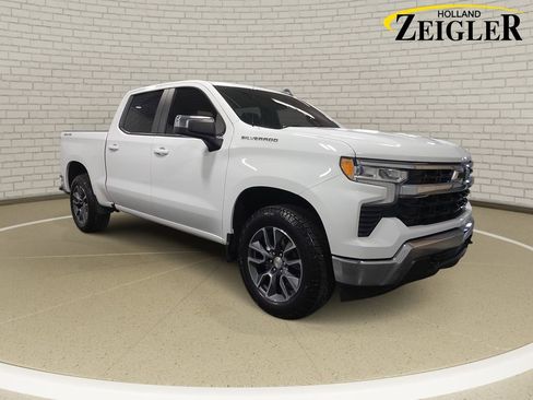Used 2024 Chevrolet Silverado 1500 LT AWD/4WD image 3