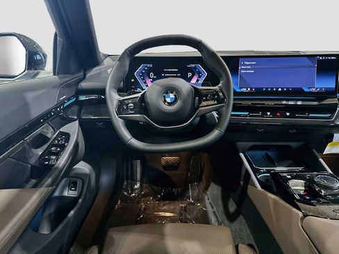 Used 2026 BMW 530i xDrive w/ Premium Package AWD/4WD image 24