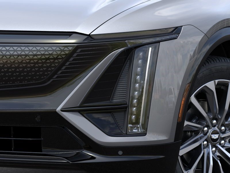 New 2027 Cadillac Lyriq Sport w/ LPO, Floor Liner Package AWD/4WD image 10