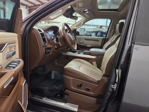 Used 2019 RAM 3500 Laramie AWD/4WD image 6