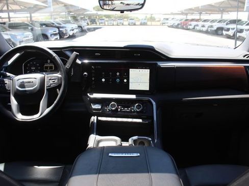 Used 2024 GMC Sierra 2500 Denali w/ Denali Reserve Package AWD/4WD image 21